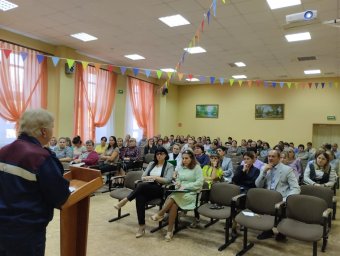 ​Инструктор Курского р-а приняла участие в общешкольном родительском собрании МБОУ "Бесединская СОШ"