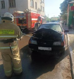 ​Огнеборцы Солнцевского района на тушении автомобилей