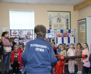 ​Юные гости в день гражданской обороны в Пожарно-спасательном музее