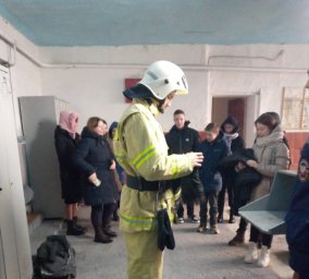 ​Экскурсия в пожарной части Октябрьского района