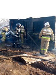 ​Пожарные ПЧ Железногорского района потушили 2 бесхозных строения