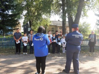 ​Рыльские пожарные провели тренировочные эвакуации в двадцати двух школах района