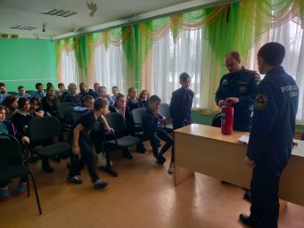 ​В Фатежском районе продолжается проведение уроков по гражданской обороне