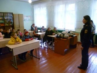 ​В школах Медвенского района продолжается месячник пожарной безопасности