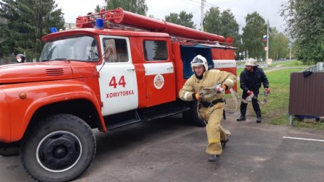 ​Хомутовские огнеборцы на сдаче квартальных зачётов
