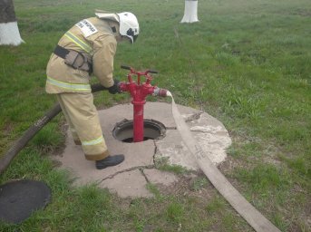 ​Проверка наружного противопожарного водоснабжения на территории Медвенского района