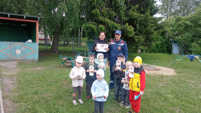Занятие с детьми по пожарной безопасности в Золотухинском районе