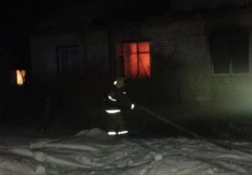 ​Пожар в доме в п. Чермошной Фатежского района потушен