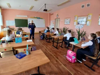 ​О пожарах и их последствиях рассказали третьеклассникам Бесединской школы