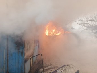 ​Горшеченские пожарные не допустили распространения огня