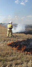 ​Огнеборцы ПЧ Курского района не допустили распространения огня в с. Б. Шумаково