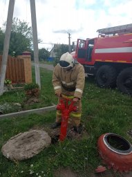 Черемисиновские огнеборцы на учениях в школе