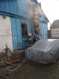 ​Октябрьские пожарные не допустили распространение огня