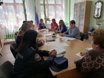 ​Заседания комиссии по делам несовершеннолетних и защите их прав