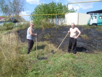 ​В с.Тарусовка Медвенского района добровольцы потушили возгорание