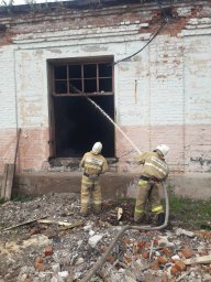 В Глушково горел строительный мусор