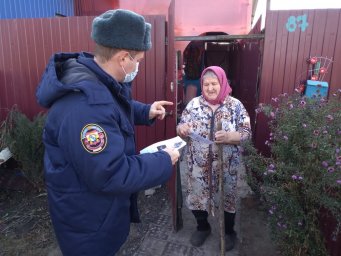 ​Золотухинские огнеборцы оказали адресную помощь многодетной семье
